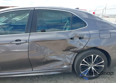 2020 Toyota Camry Se z USA, uszkodzony, nr VIN 4T1G11AK8LU335338